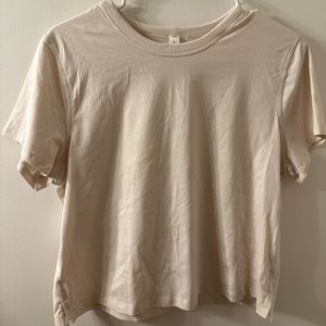 LULULEMON TEE